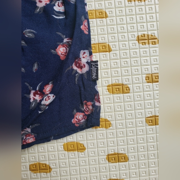 Ripzone floral tank top size small - Picture 3 of 3